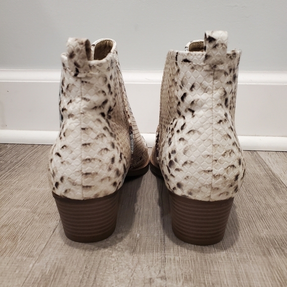 NEW CL by Chinese Laundry Cherish Bootie Beige - Picture 4 of 7